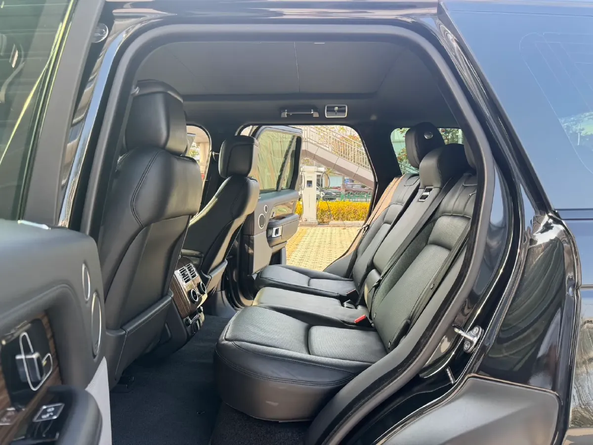 2018 Land Rover Range Rover Evoque 2.0T 241HP L4 9AT,autocango,china used car exporter,china ev exporter,chinese used car exporter,chinese used ev exporter