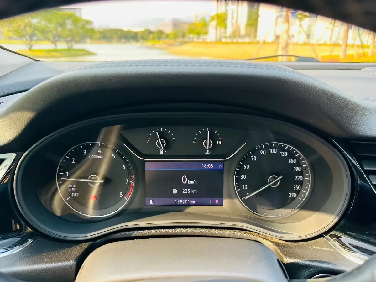 2020 Buick Regal 1.5T 169HP L4 9AT,autocango,china used car exporter,china ev exporter,chinese used car exporter,chinese used ev exporter