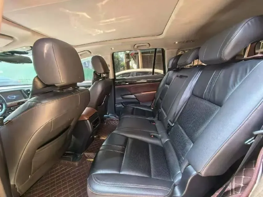 2017 GAC Trumpchi GS8 2.0T 201HP L4 6AT,autocango,china used car exporter,china ev exporter,chinese used car exporter,chinese used ev exporter