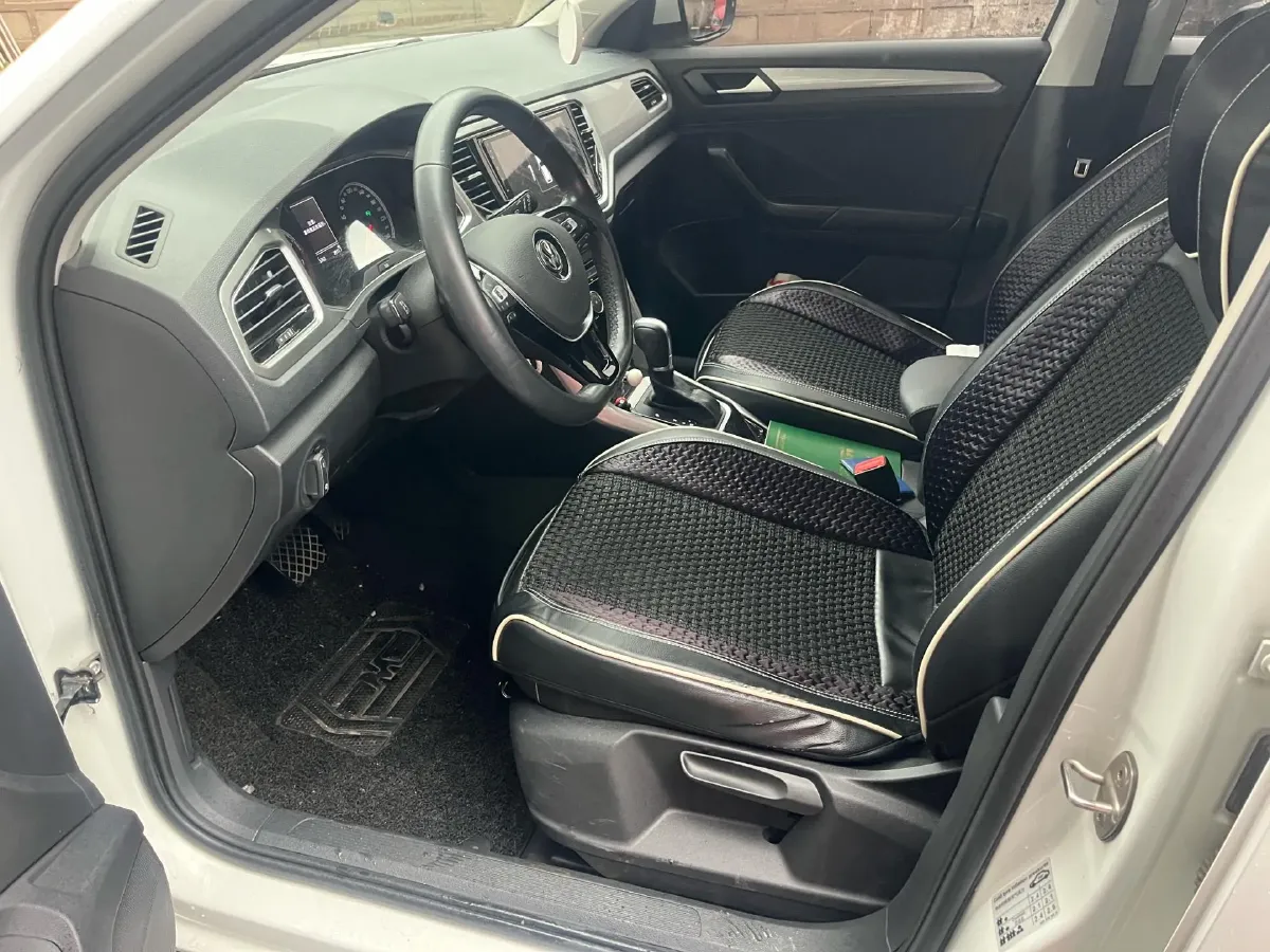 2019 Volkswagen T-Roc 1.4T 131HP L4 7DCT,autocango,china used car exporter,china ev exporter,chinese used car exporter,chinese used ev exporter