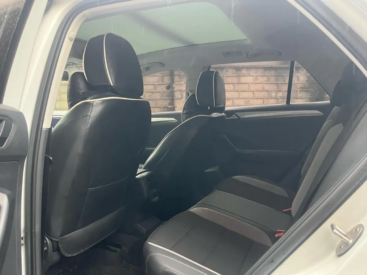 2019 Volkswagen T-Roc 1.4T 131HP L4 7DCT,autocango,china used car exporter,china ev exporter,chinese used car exporter,chinese used ev exporter