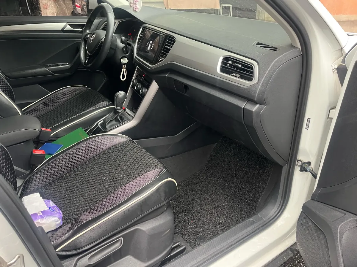 2019 Volkswagen T-Roc 1.4T 131HP L4 7DCT,autocango,china used car exporter,china ev exporter,chinese used car exporter,chinese used ev exporter