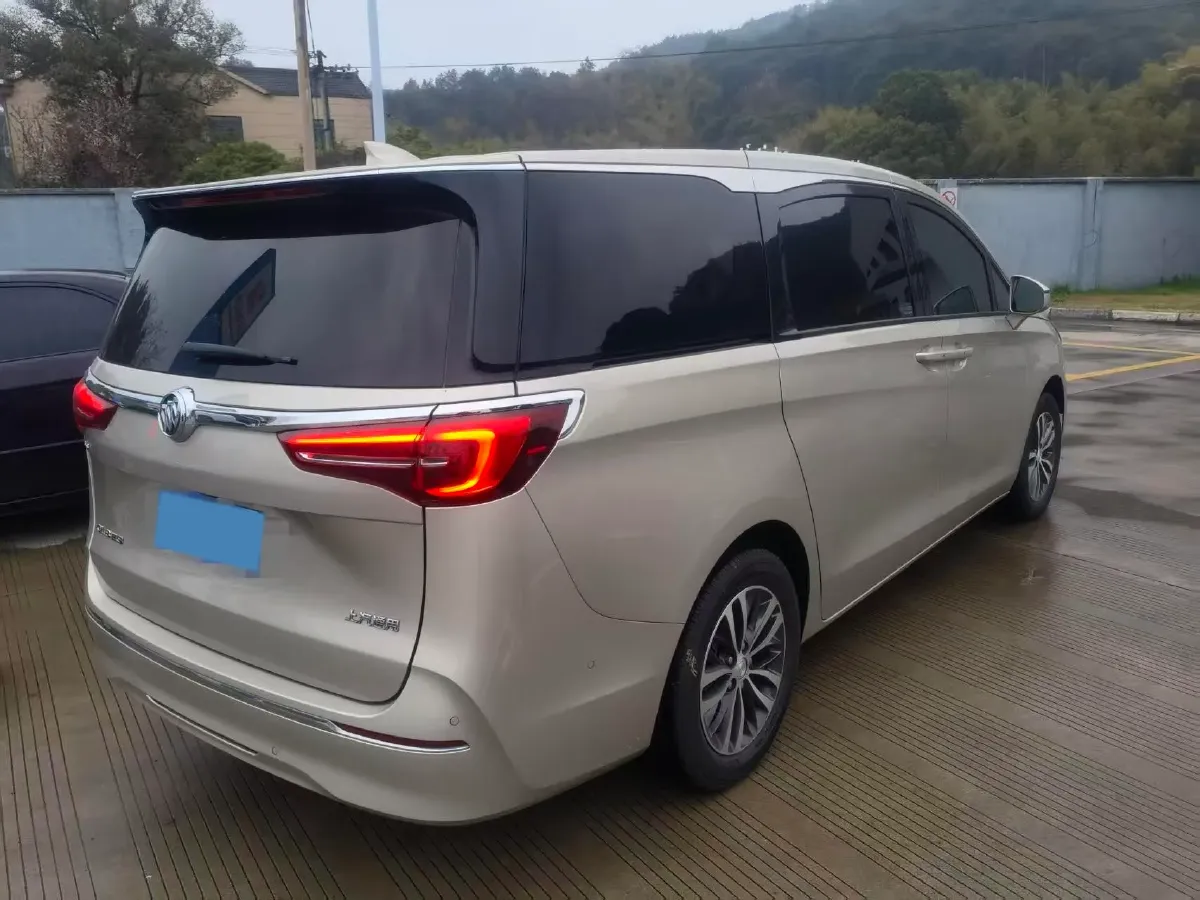 2022 Buick GL8 2.0T 237HP L4 9AT,autocango,china used car exporter,china ev exporter,chinese used car exporter,chinese used ev exporter