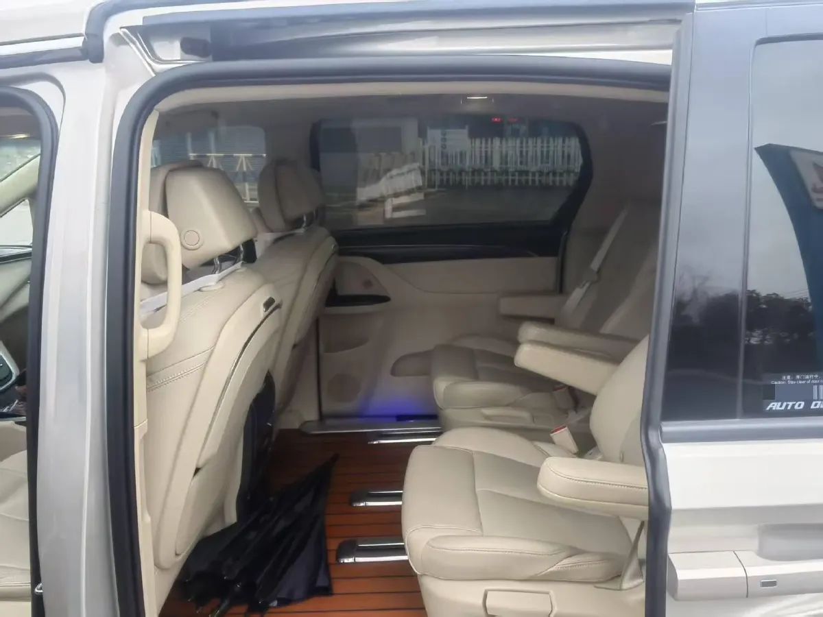 2022 Buick GL8 2.0T 237HP L4 9AT,autocango,china used car exporter,china ev exporter,chinese used car exporter,chinese used ev exporter