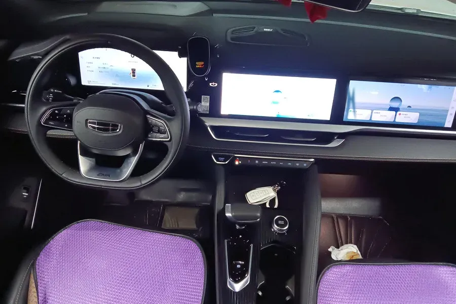 2024 Geely Monjaro 2.0T 218HP L4 7DCT,autocango,china used car exporter,china ev exporter,chinese used car exporter,chinese used ev exporter