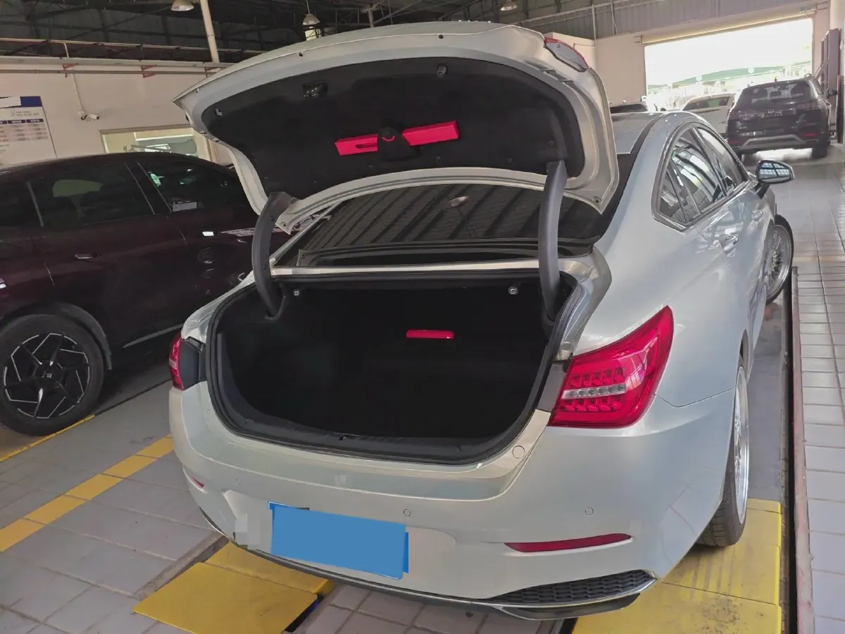 2020 HongQi H5 1.8T 197HP L4 6AT,autocango,china used car exporter,china ev exporter,chinese used car exporter,chinese used ev exporter