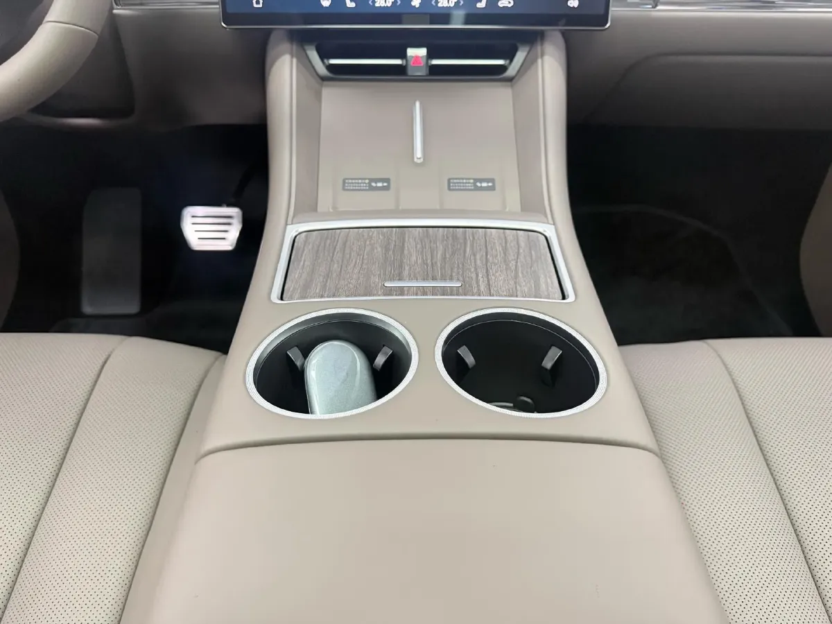 2026 Luxeed R7 REEV 156HP REEV,autocango,china used car exporter,china ev exporter,chinese used car exporter,chinese used ev exporter