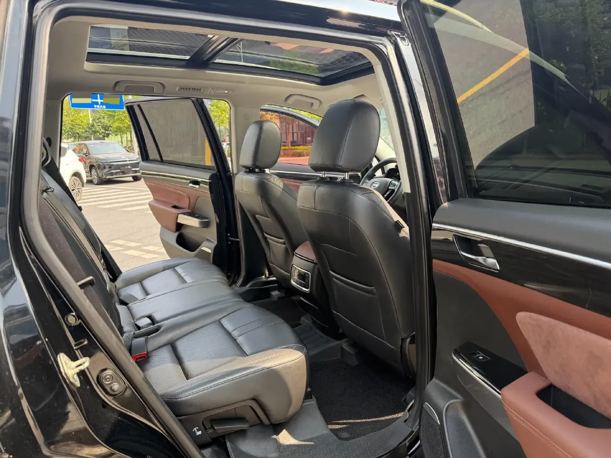 2017 GAC Trumpchi GS8 2.0T 201HP L4 6AT,autocango,china used car exporter,china ev exporter,chinese used car exporter,chinese used ev exporter