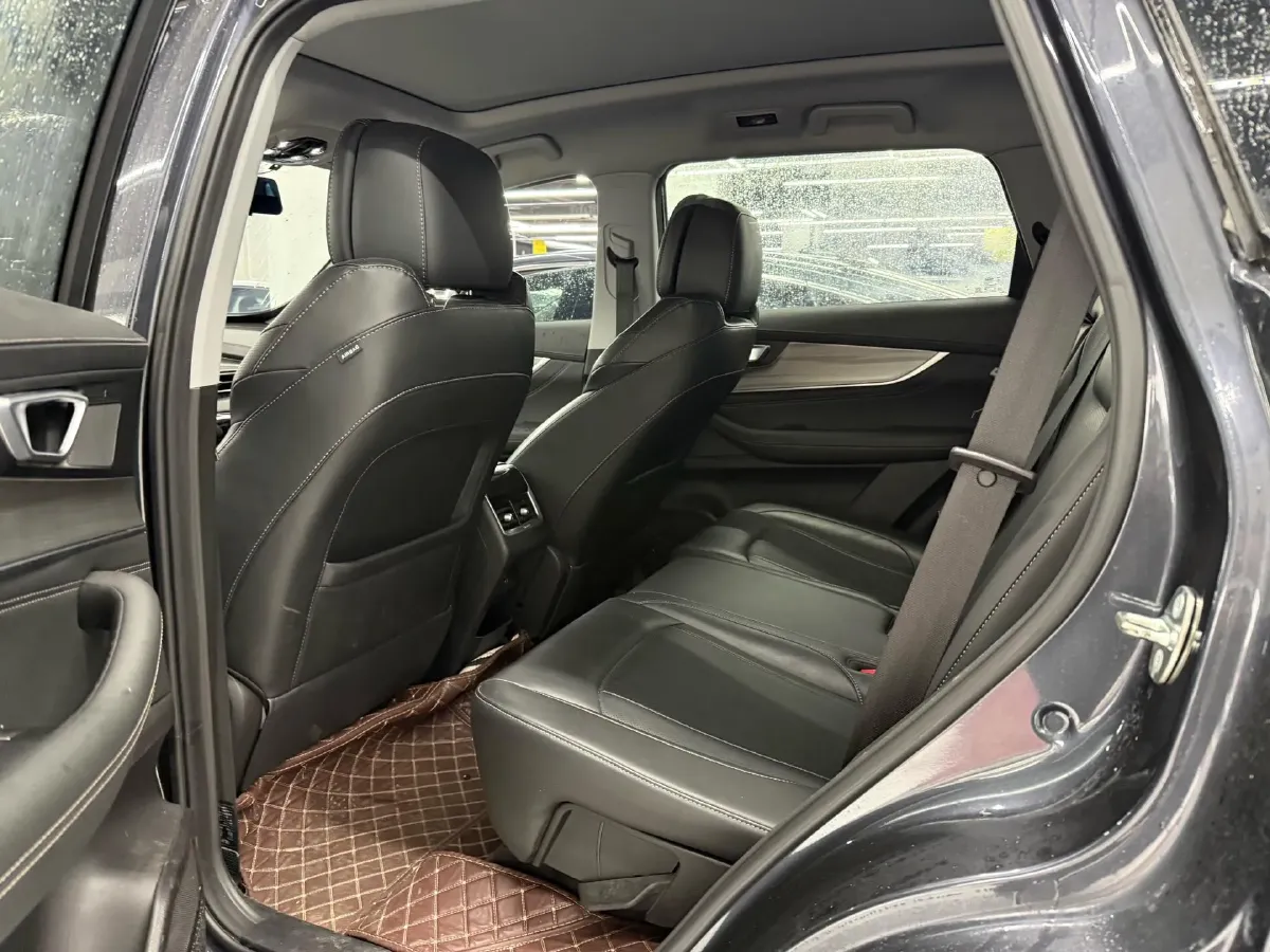 2022 Chery Tiggo 8 Plus 1.6T 197HP L4 7DCT,autocango,china used car exporter,china ev exporter,chinese used car exporter,chinese used ev exporter