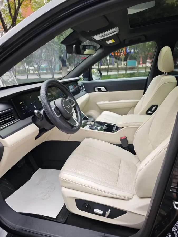 2020 Li ONE Range Extended 131HP REEV 40.5KWH,autocango,china used car exporter,china ev exporter,chinese used car exporter,chinese used ev exporter