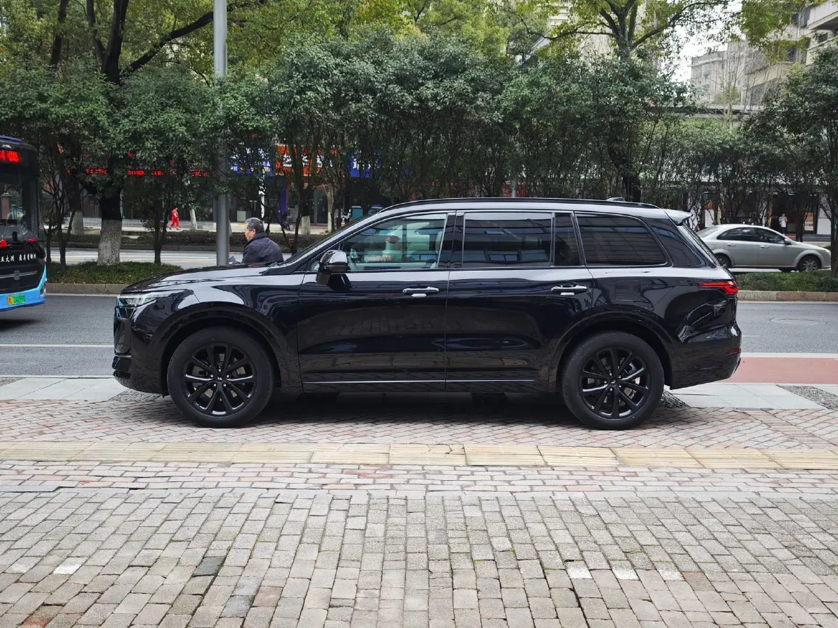 2020 Li ONE Range Extended 131HP REEV 40.5KWH,autocango,china used car exporter,china ev exporter,chinese used car exporter,chinese used ev exporter