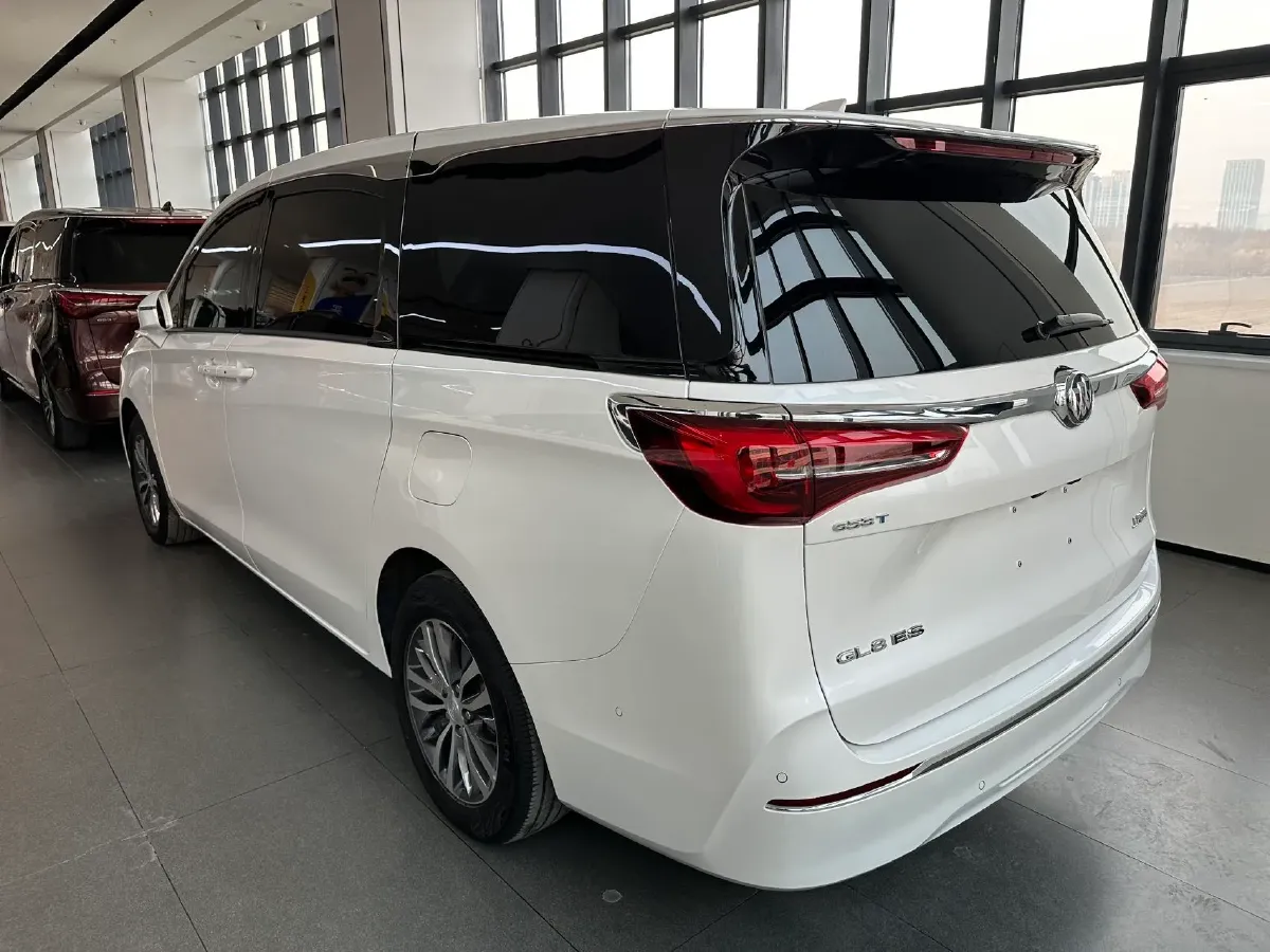 2022 Buick GL8 2.0T 237HP L4 9AT,autocango,china used car exporter,china ev exporter,chinese used car exporter,chinese used ev exporter
