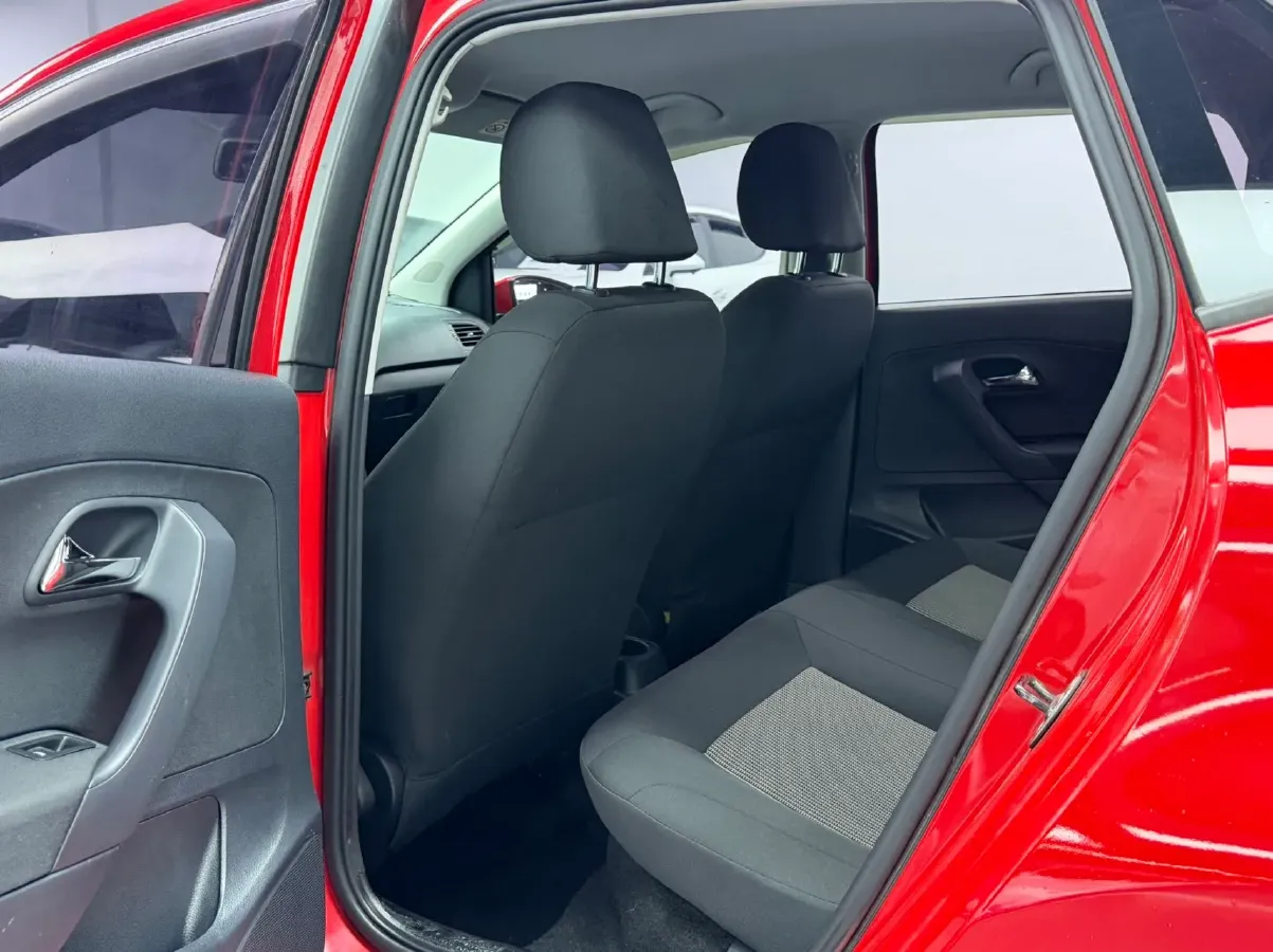 2016 Volkswagen Polo 1.4L 90HP L4 6AT,autocango,china used car exporter,china ev exporter,chinese used car exporter,chinese used ev exporter