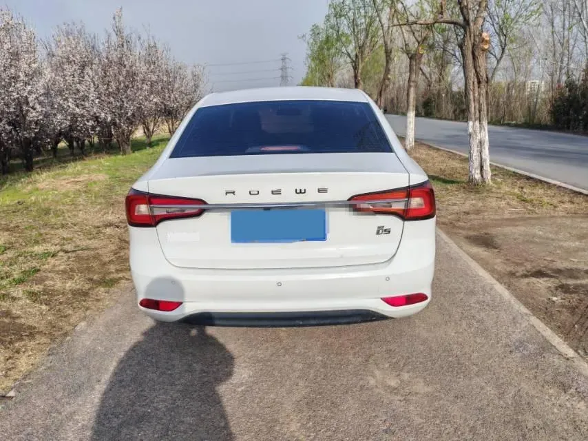 2019 Roewe i5 1.5L 120HP L4 5MT,autocango,china used car exporter,china ev exporter,chinese used car exporter,chinese used ev exporter