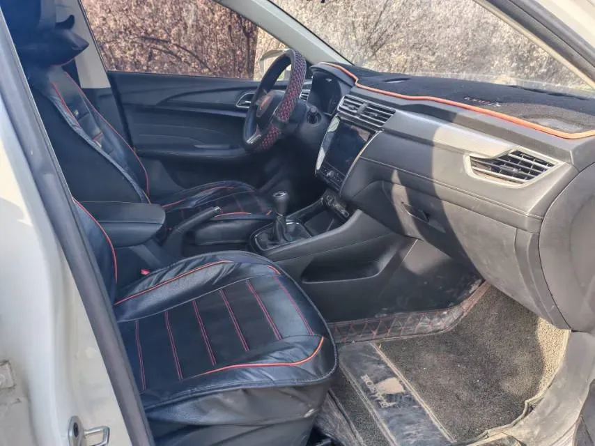 2019 Roewe i5 1.5L 120HP L4 5MT,autocango,china used car exporter,china ev exporter,chinese used car exporter,chinese used ev exporter