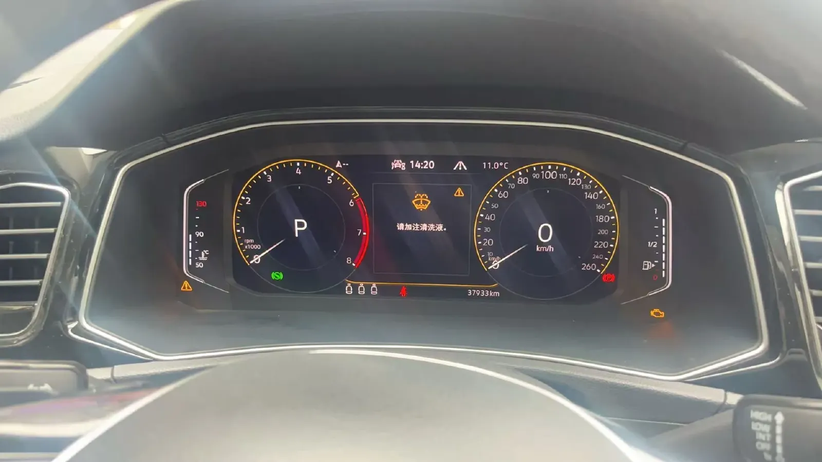 2021 Volkswagen T-Roc 1.4T 150HP L4 7DCT,autocango,china used car exporter,china ev exporter,chinese used car exporter,chinese used ev exporter