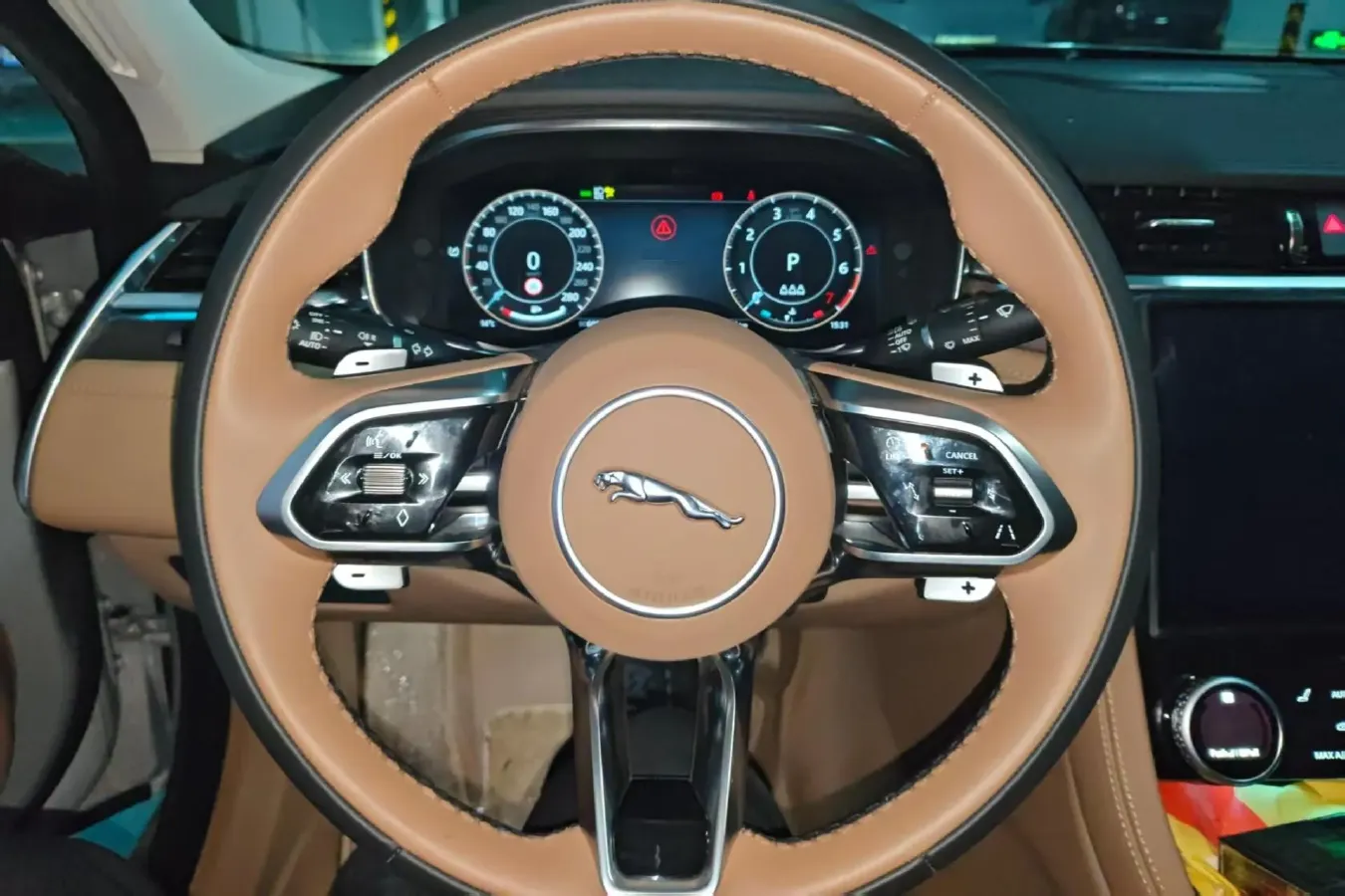 2024 Jaguar XFL 2.0T 250HP L4 8AT,autocango,china used car exporter,china ev exporter,chinese used car exporter,chinese used ev exporter