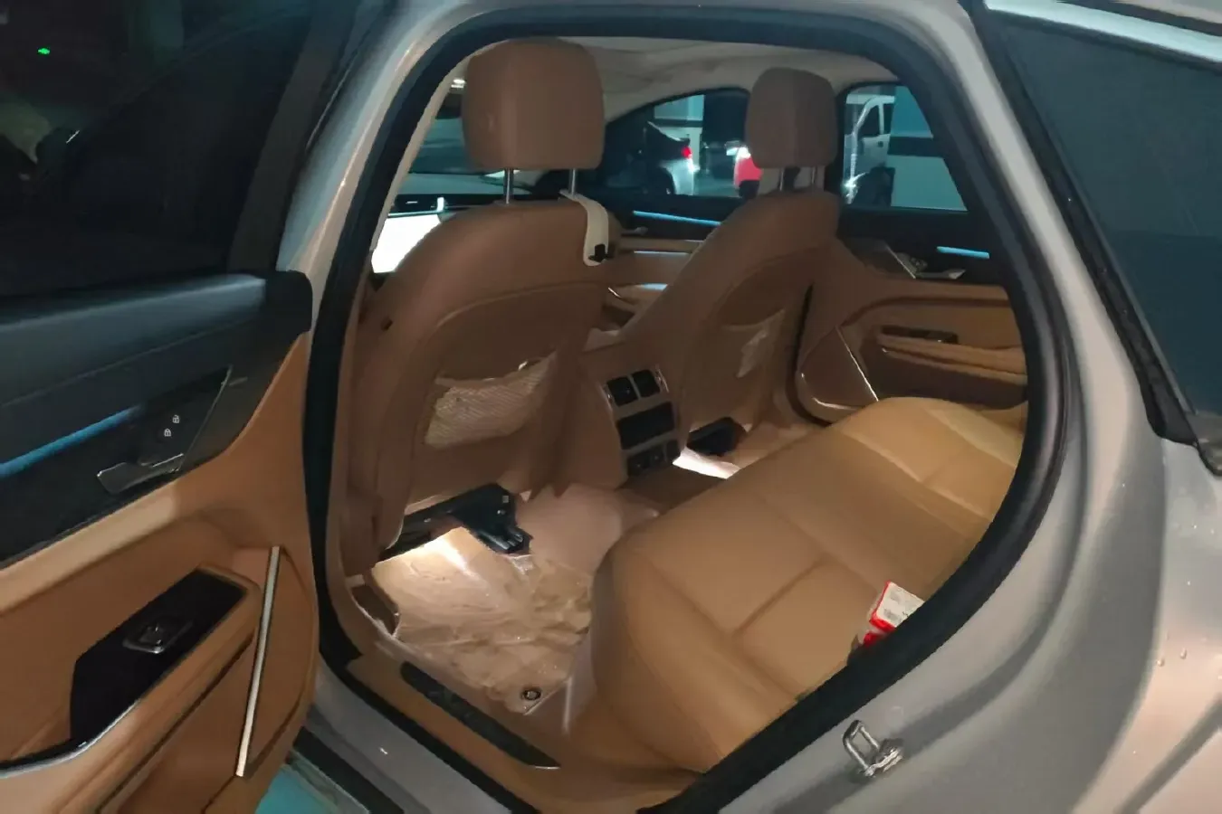 2024 Jaguar XFL 2.0T 250HP L4 8AT,autocango,china used car exporter,china ev exporter,chinese used car exporter,chinese used ev exporter