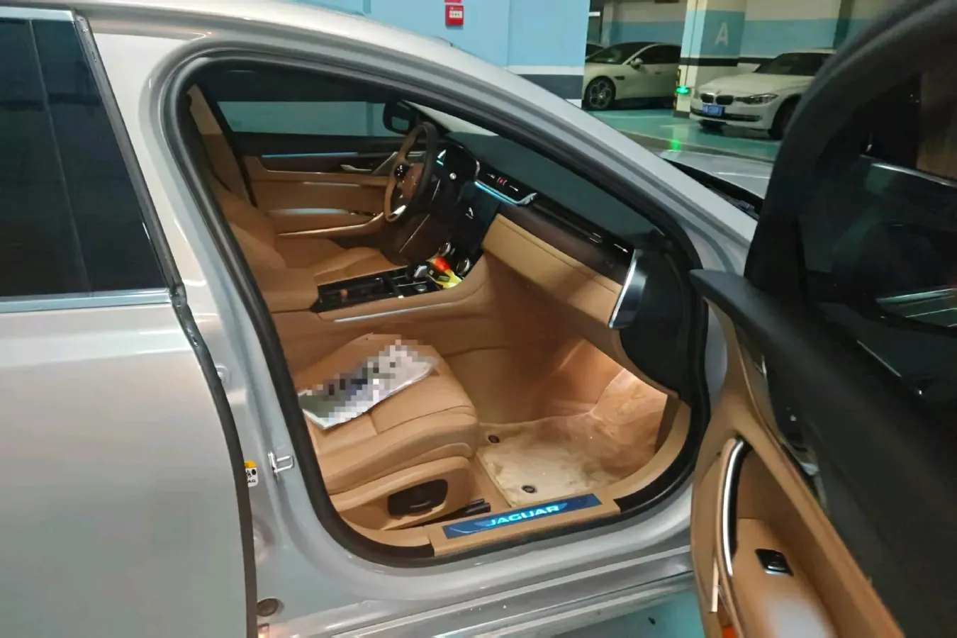 2024 Jaguar XFL 2.0T 250HP L4 8AT,autocango,china used car exporter,china ev exporter,chinese used car exporter,chinese used ev exporter