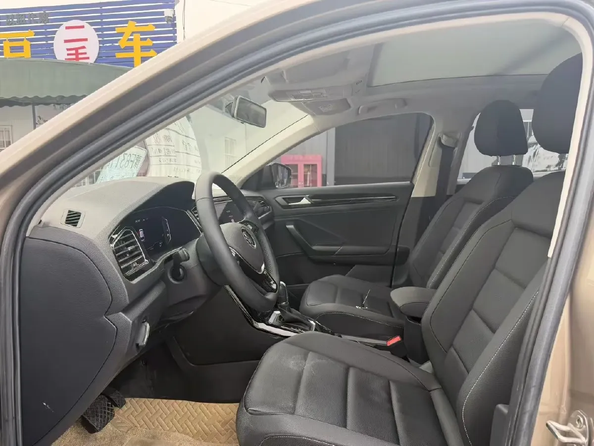 2020 Volkswagen T-Roc 1.4T 150HP L4 7DCT,autocango,china used car exporter,china ev exporter,chinese used car exporter,chinese used ev exporter