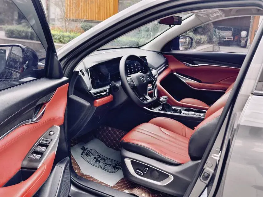 2021 ChangAn CS75 Plus 1.5T 178HP L4 6AT,autocango,china used car exporter,china ev exporter,chinese used car exporter,chinese used ev exporter