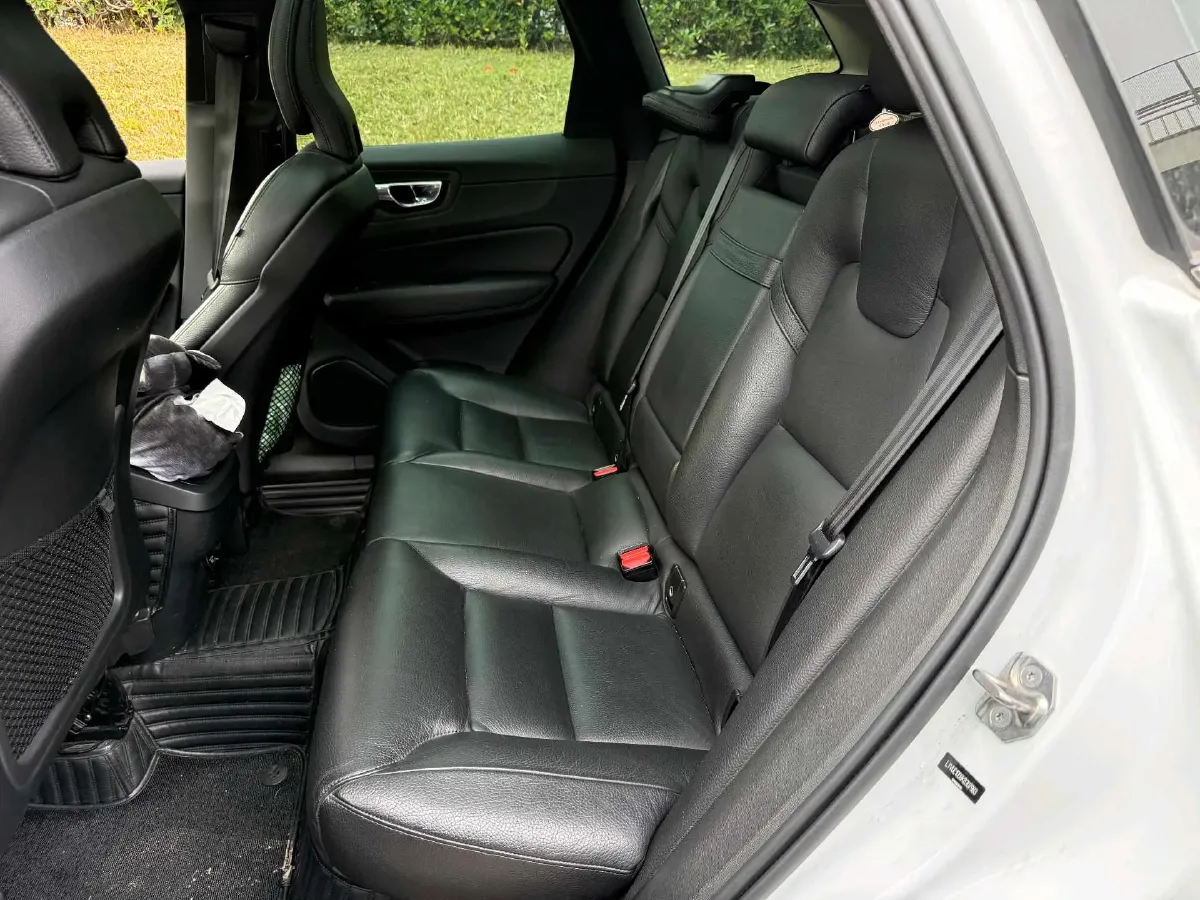 2019 Volvo XC60 2.0T 254HP L4 8AT,autocango,china used car exporter,china ev exporter,chinese used car exporter,chinese used ev exporter