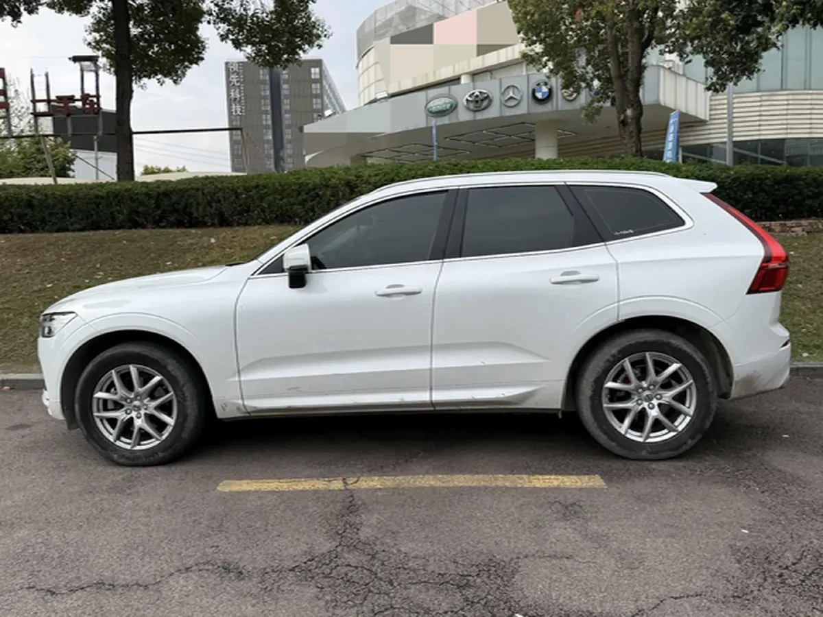 2019 Volvo XC60 2.0T 254HP L4 8AT,autocango,china used car exporter,china ev exporter,chinese used car exporter,chinese used ev exporter