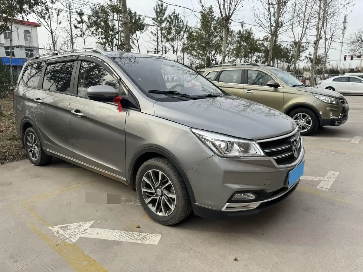 2019 BaoJun 730 1.5L 112HP L4 6MT,autocango,china used car exporter,china ev exporter,chinese used car exporter,chinese used ev exporter
