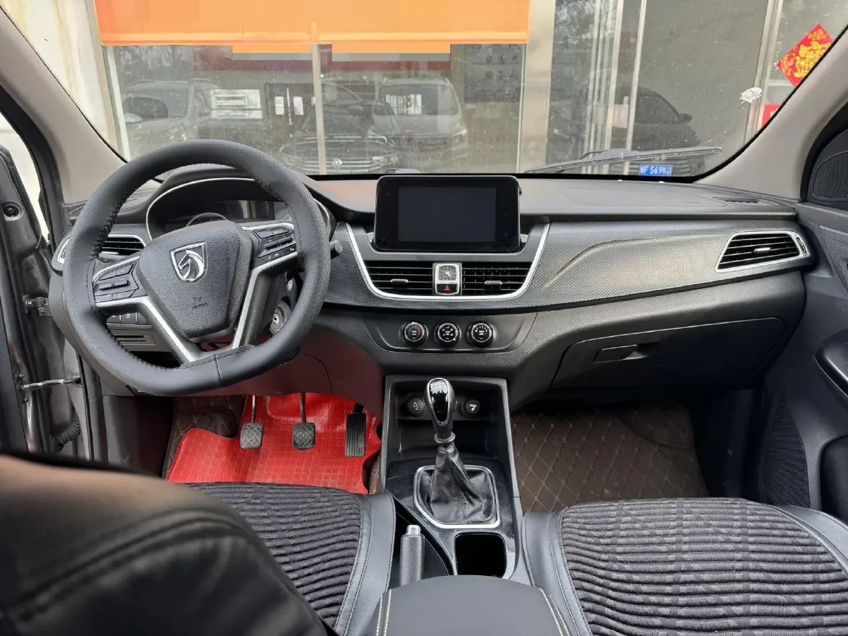 2019 BaoJun 730 1.5L 112HP L4 6MT,autocango,china used car exporter,china ev exporter,chinese used car exporter,chinese used ev exporter
