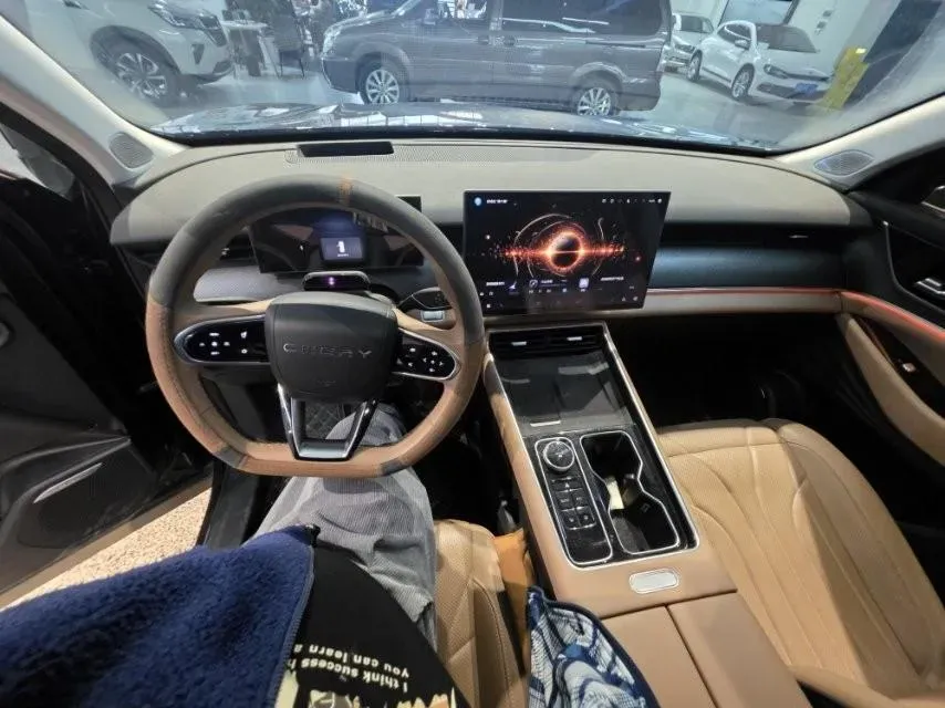 2024 Chery Tiggo8L 2.0T 254HP L4 8AT,autocango,china used car exporter,china ev exporter,chinese used car exporter,chinese used ev exporter