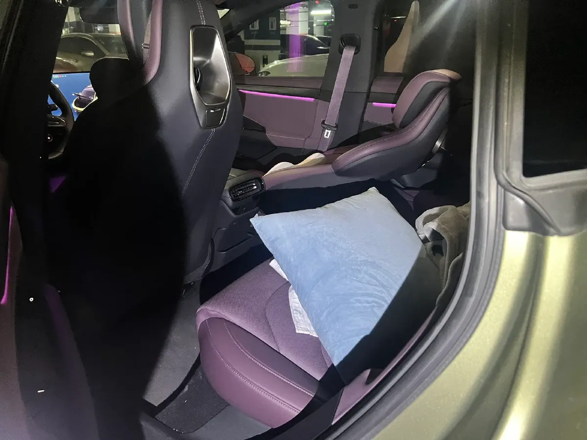 2024 MI SU7 BEV 73.6KWH,autocango,china used car exporter,china ev exporter,chinese used car exporter,chinese used ev exporter