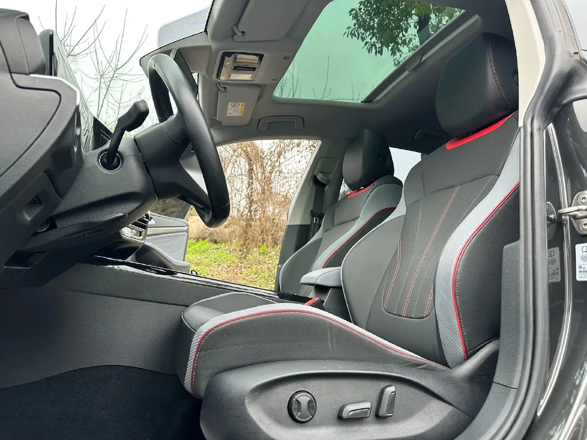 2023 Volkswagen Lamando 1.4T 150HP L4 7DCT,autocango,china used car exporter,china ev exporter,chinese used car exporter,chinese used ev exporter