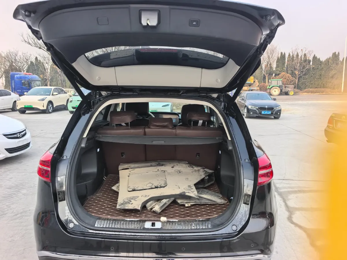 2022 HongQi HS5 2.0T 224HP L4 6AT,autocango,china used car exporter,china ev exporter,chinese used car exporter,chinese used ev exporter