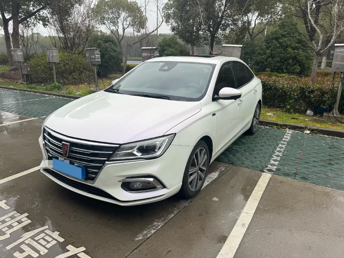 2019 Roewe i5 1.5T 169HP L4 7DCT,autocango,china used car exporter,china ev exporter,chinese used car exporter,chinese used ev exporter