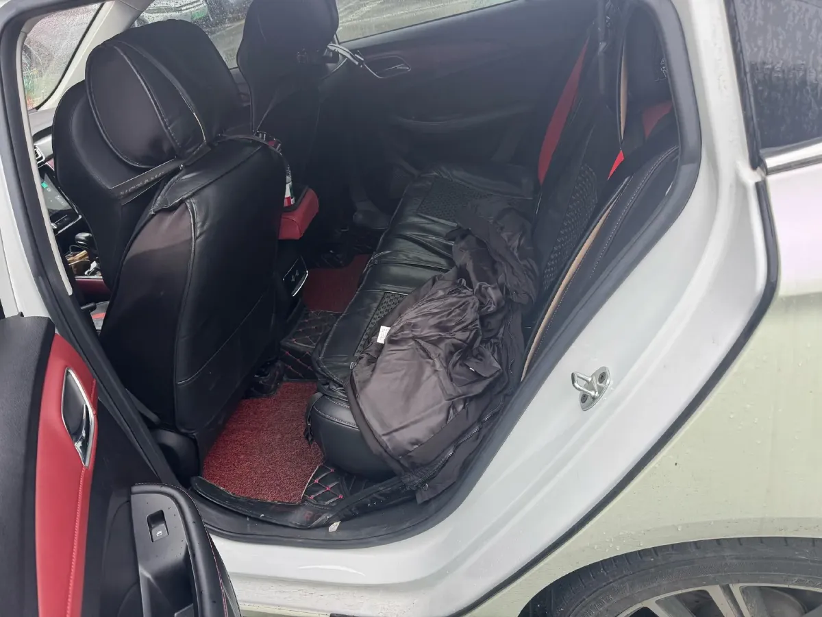 2019 Roewe i5 1.5T 169HP L4 7DCT,autocango,china used car exporter,china ev exporter,chinese used car exporter,chinese used ev exporter