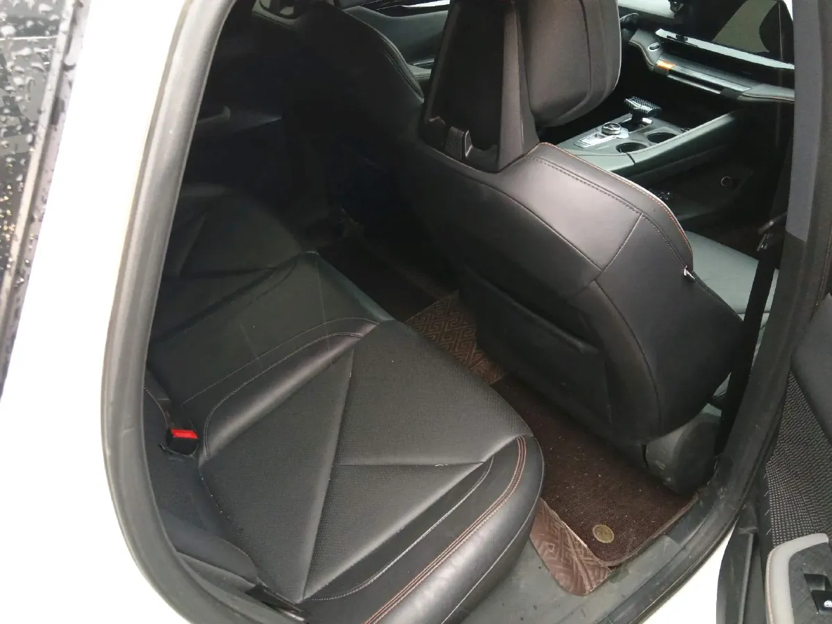 2022 ChangAn UNI-V 1.5T 188HP L4 7DCT,autocango,china used car exporter,china ev exporter,chinese used car exporter,chinese used ev exporter