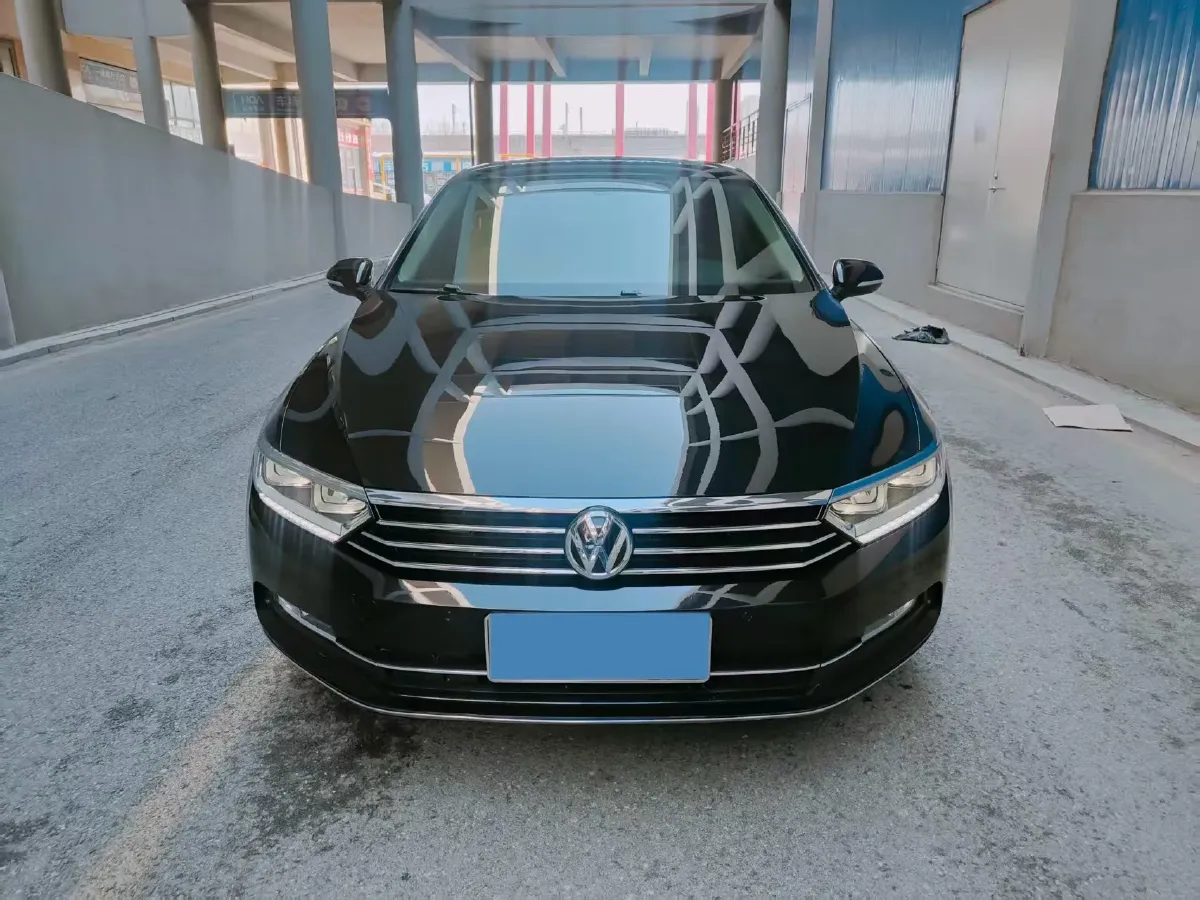 2018 Volkswagen Magotan 1.8T 180HP L4 7DCT,autocango,china used car exporter,china ev exporter,chinese used car exporter,chinese used ev exporter