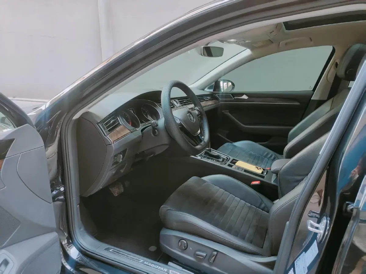 2018 Volkswagen Magotan 1.8T 180HP L4 7DCT,autocango,china used car exporter,china ev exporter,chinese used car exporter,chinese used ev exporter