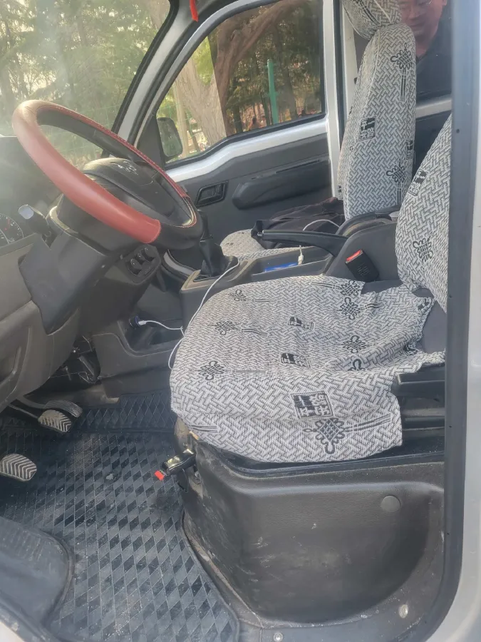 2023 WuLing RongGuang New Truck 1.5L 102HP L4 5MT,autocango,china used car exporter,china ev exporter,chinese used car exporter,chinese used ev exporter