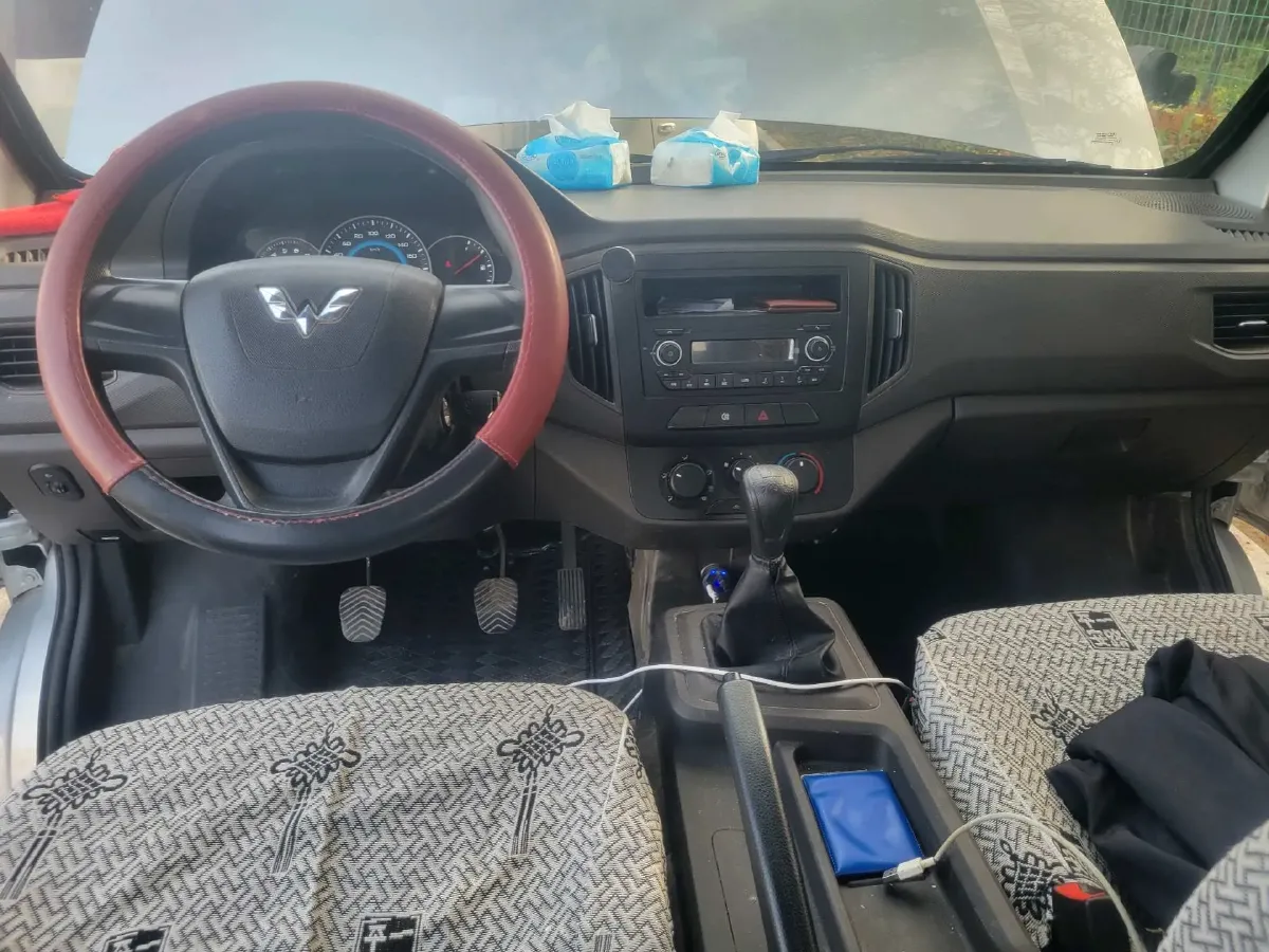 2023 WuLing RongGuang New Truck 1.5L 102HP L4 5MT,autocango,china used car exporter,china ev exporter,chinese used car exporter,chinese used ev exporter