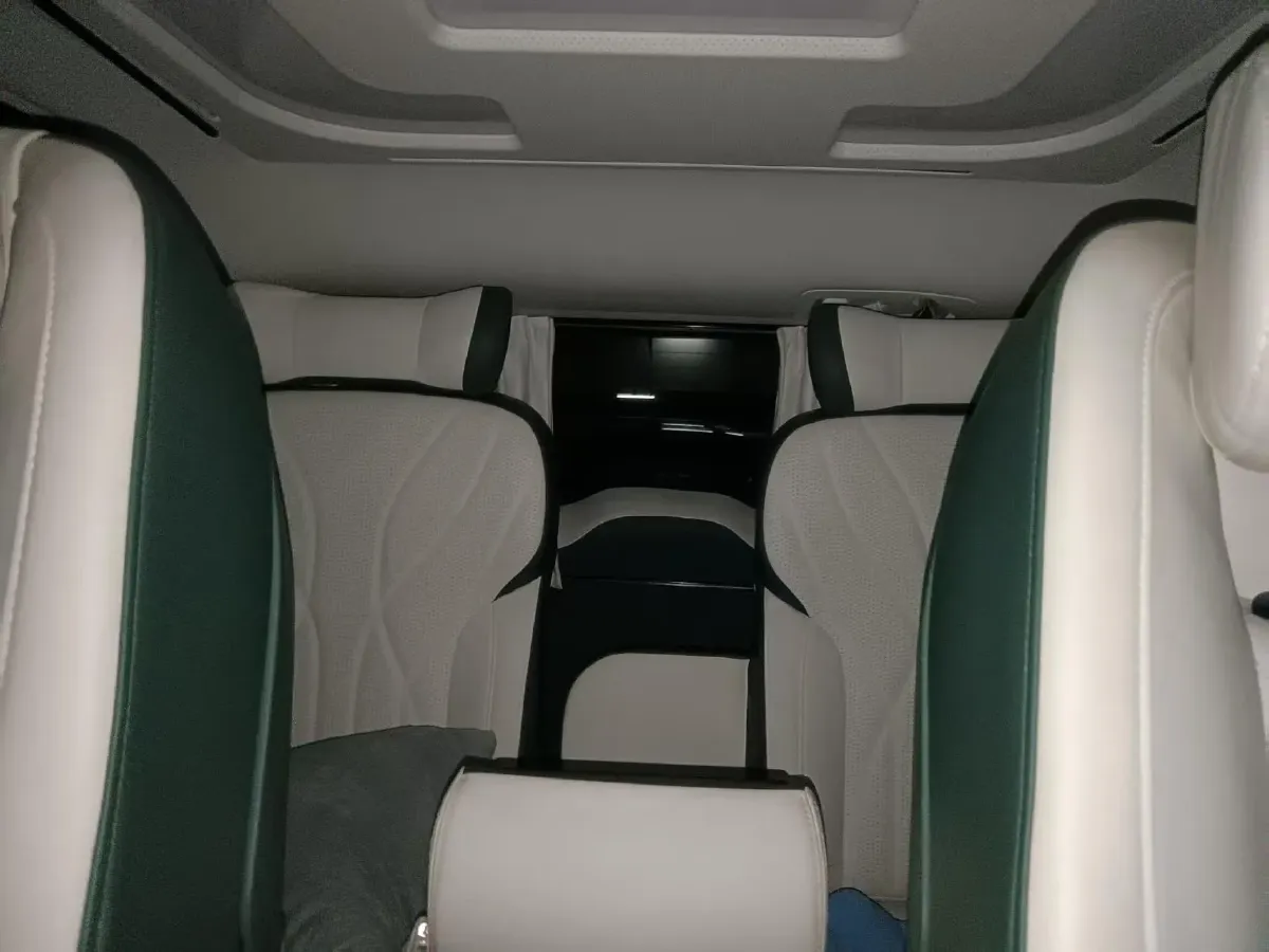 2022 Buick GL8 2.0T 237HP L4 9AT,autocango,china used car exporter,china ev exporter,chinese used car exporter,chinese used ev exporter