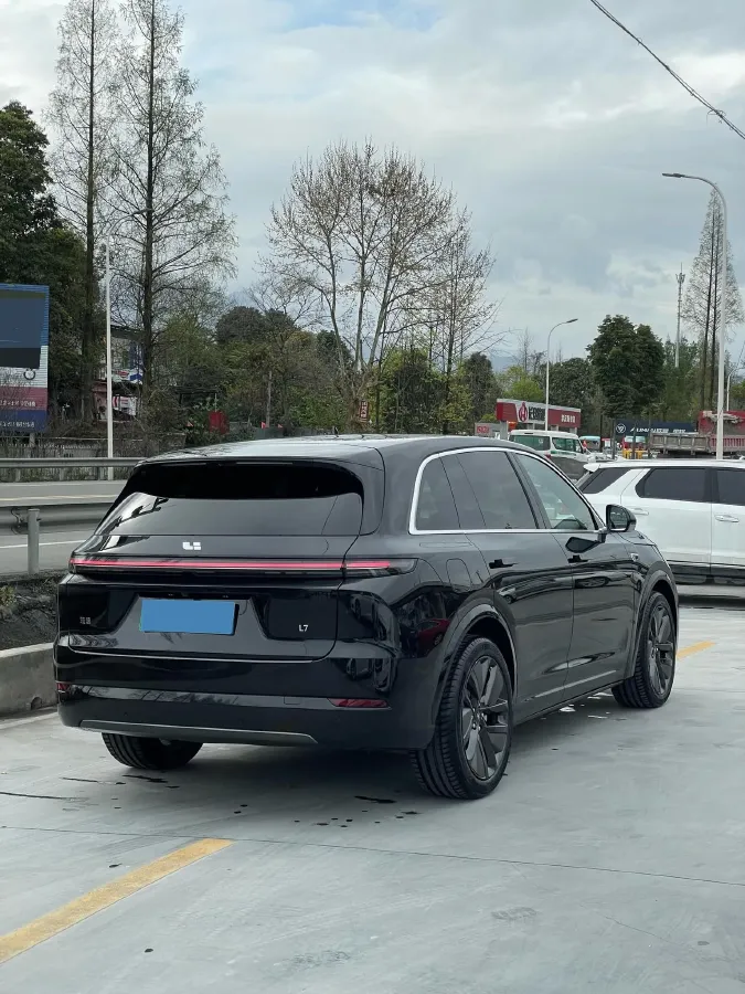 2024 Li L8 Range Extended 154HP REEV 42.8KWH,autocango,china used car exporter,china ev exporter,chinese used car exporter,chinese used ev exporter