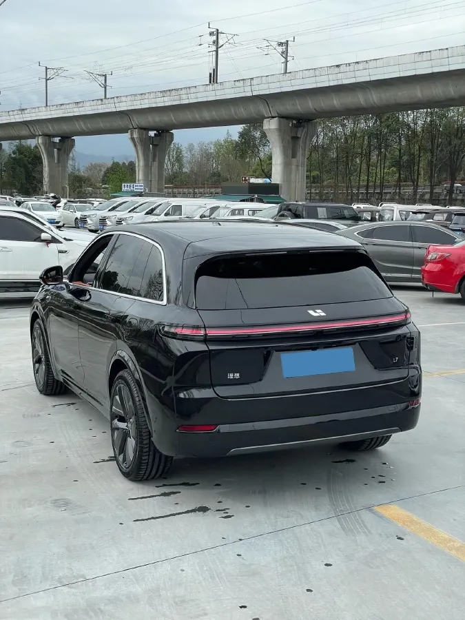 2024 Li L8 Range Extended 154HP REEV 42.8KWH,autocango,china used car exporter,china ev exporter,chinese used car exporter,chinese used ev exporter