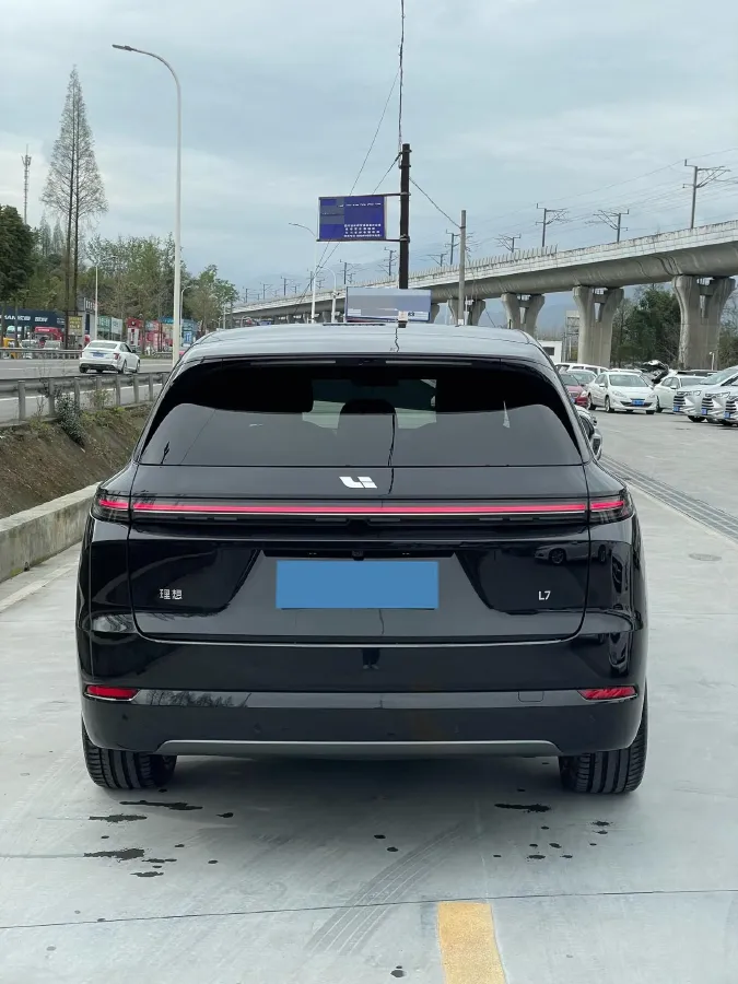 2024 Li L8 Range Extended 154HP REEV 42.8KWH,autocango,china used car exporter,china ev exporter,chinese used car exporter,chinese used ev exporter