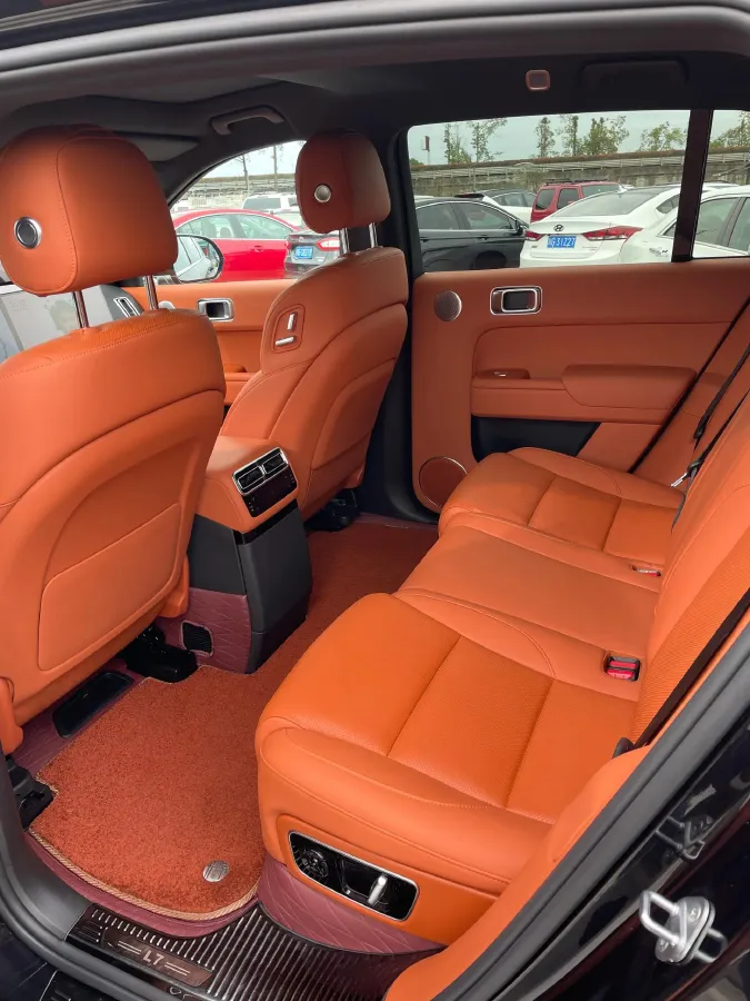 2024 Li L8 Range Extended 154HP REEV 42.8KWH,autocango,china used car exporter,china ev exporter,chinese used car exporter,chinese used ev exporter