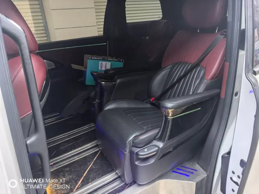 2023 GAC Trumpchi M8 2.0T 252HP L4 8AT,autocango,china used car exporter,china ev exporter,chinese used car exporter,chinese used ev exporter