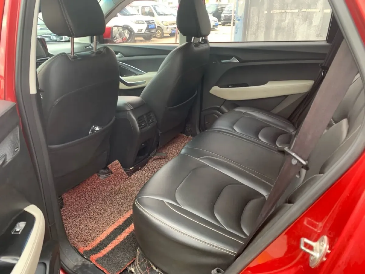 2018 BaoJun 530 1.5T 150HP L4 6DCT,autocango,china used car exporter,china ev exporter,chinese used car exporter,chinese used ev exporter