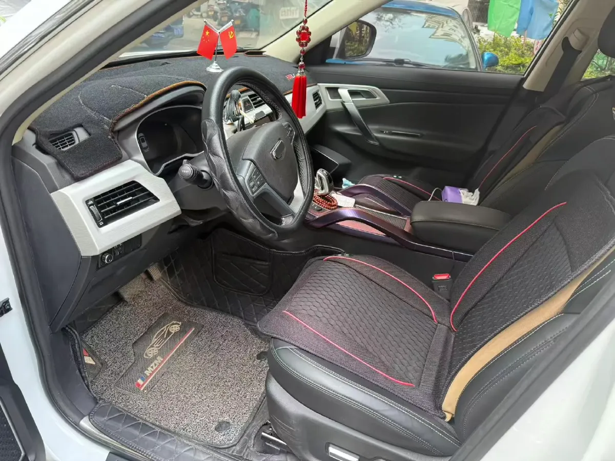 2020 Roewe i6 1.5T 169HP L4 7DCT,autocango,china used car exporter,china ev exporter,chinese used car exporter,chinese used ev exporter