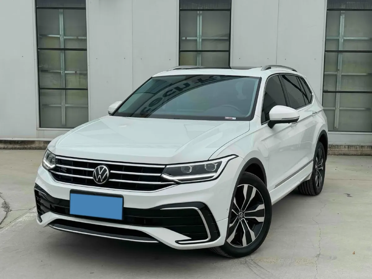 2024 Volkswagen Tiguan L 2.0T 186HP L4 7DCT,autocango,china used car exporter,china ev exporter,chinese used car exporter,chinese used ev exporter