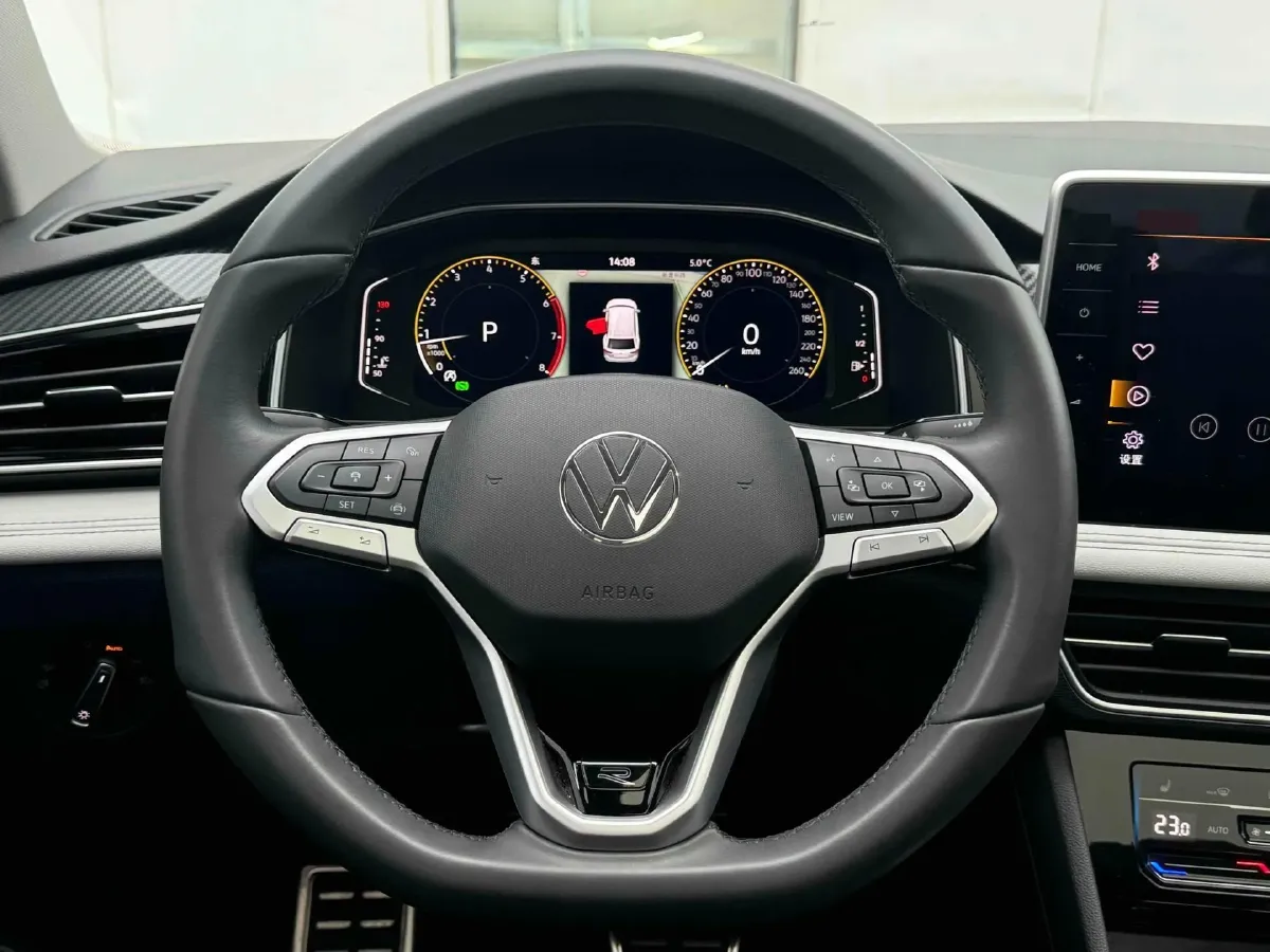 2024 Volkswagen Tiguan L 2.0T 186HP L4 7DCT,autocango,china used car exporter,china ev exporter,chinese used car exporter,chinese used ev exporter